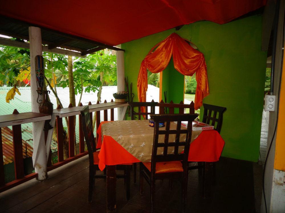 Cabinas Tortuguero Natural Exteriör bild