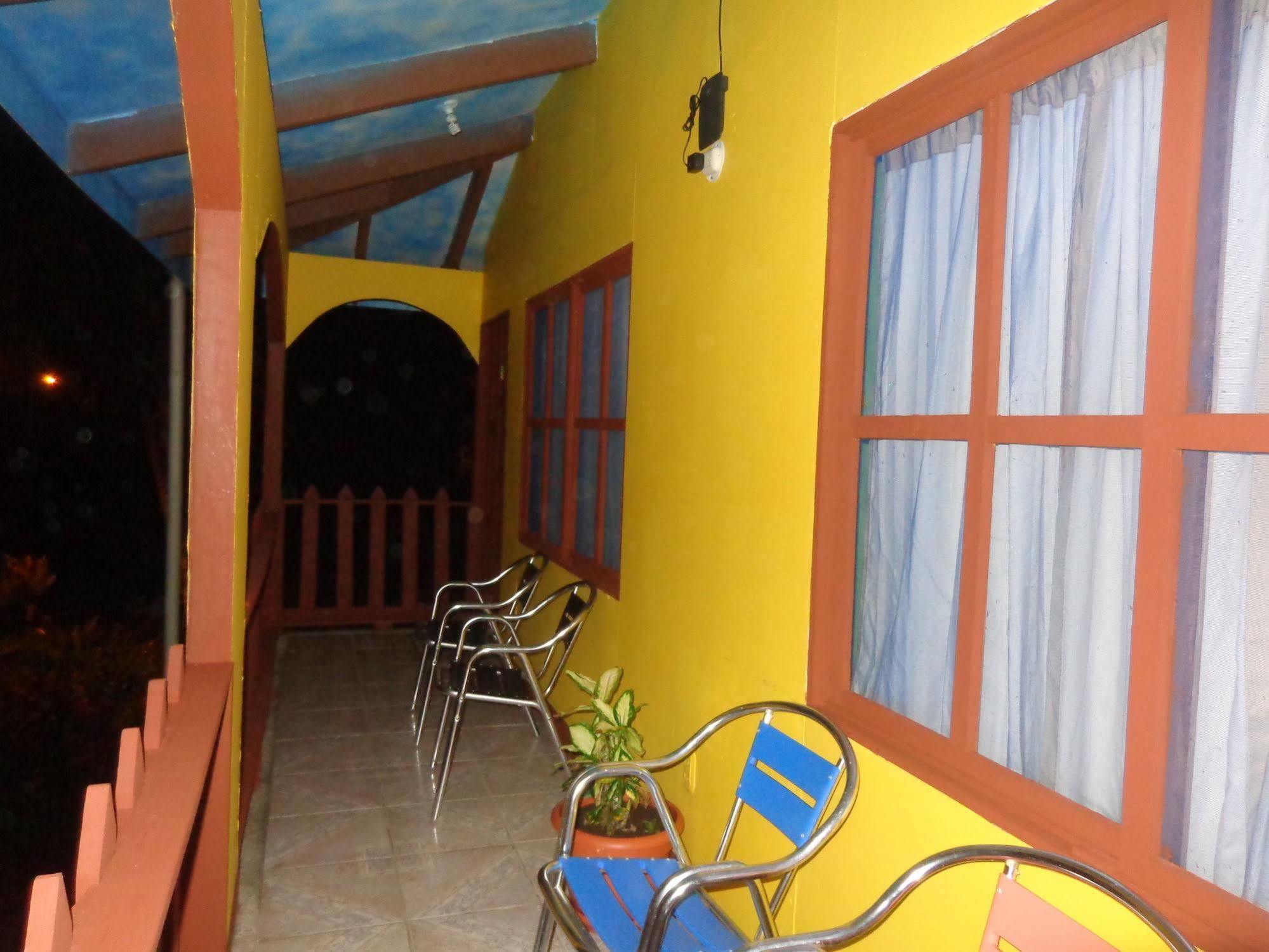 Cabinas Tortuguero Natural Exteriör bild