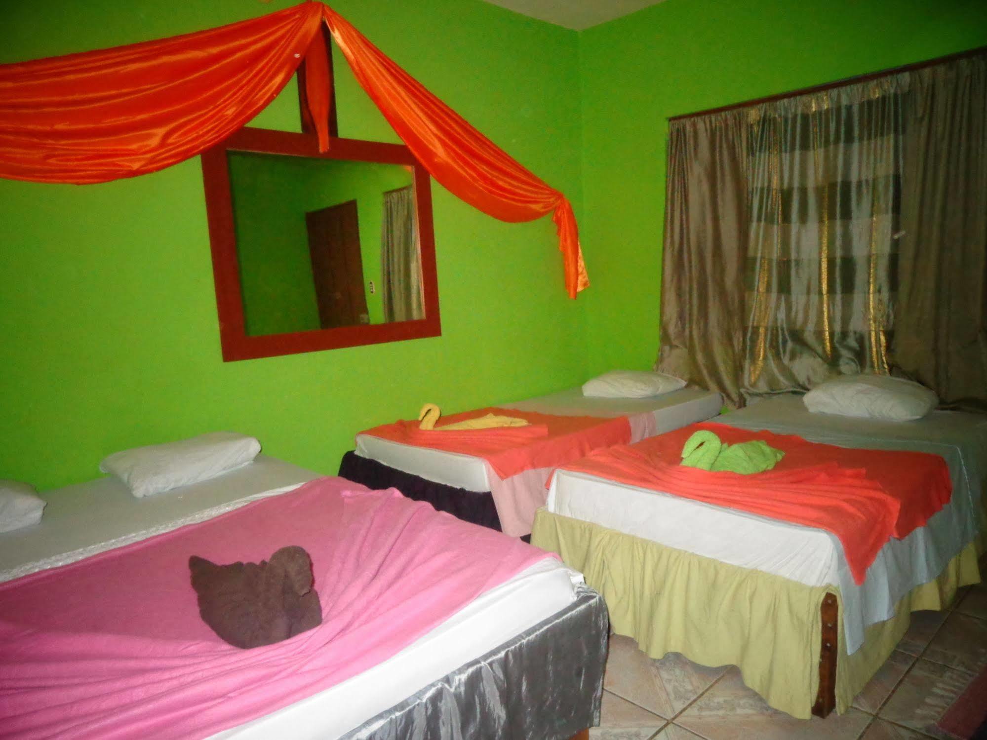 Cabinas Tortuguero Natural Exteriör bild
