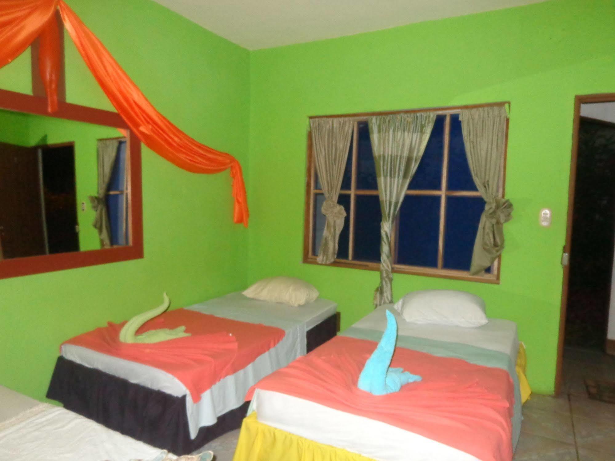 Cabinas Tortuguero Natural Exteriör bild