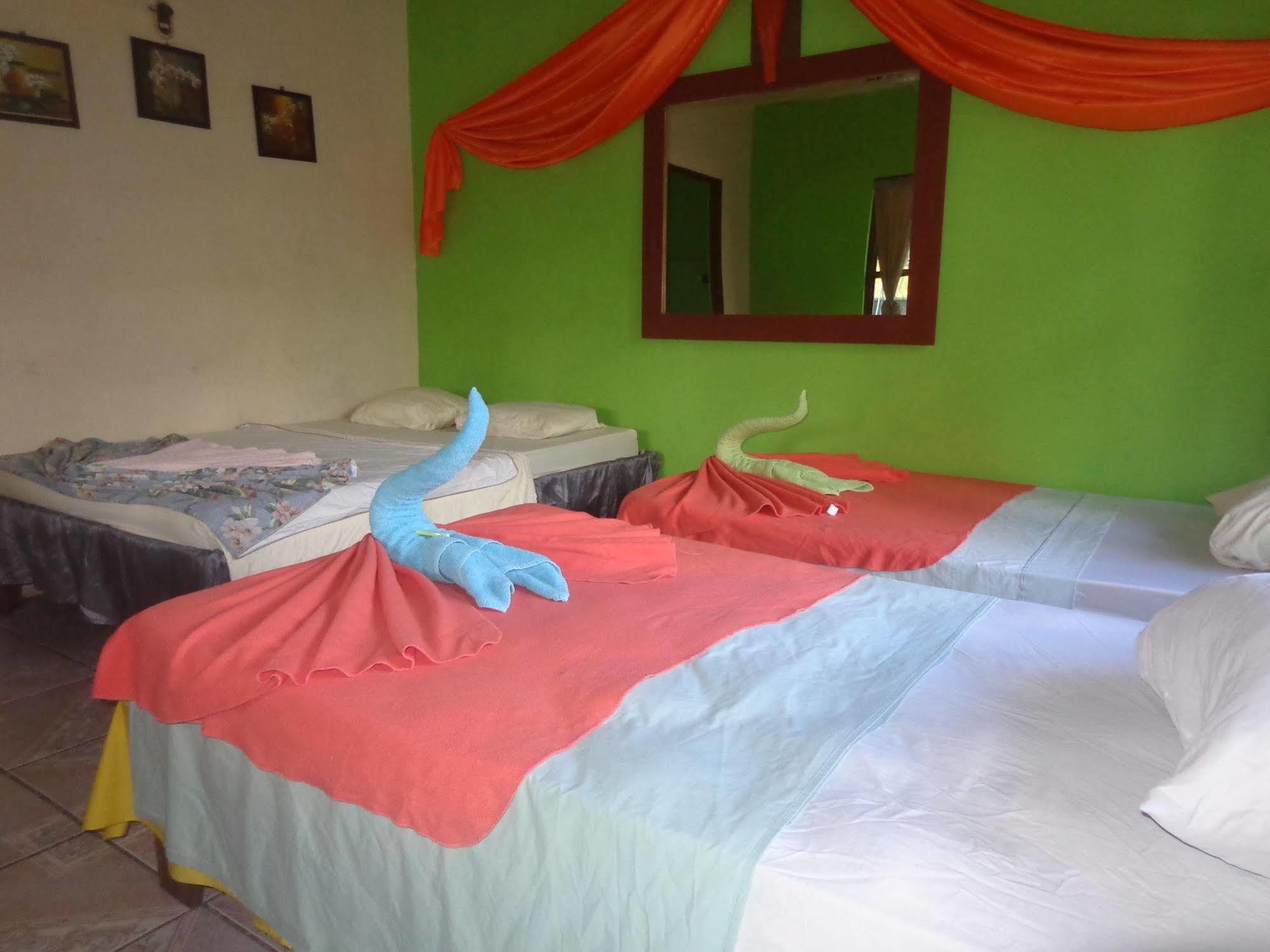Cabinas Tortuguero Natural Exteriör bild